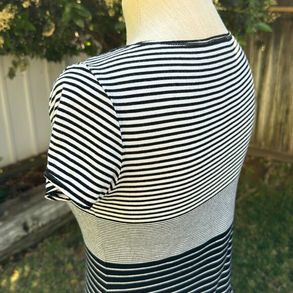 Max Studio Black & White Striped Maxi Short Sleeve Dress Women's Small - Picture 7 of 10